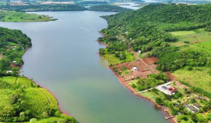 Terreno beira lago nas marinas de Boa Vista da Aparecida PR