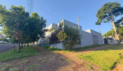Sobrado à venda, 4 quartos, 1 suíte, 2 vagas, Canadá - Cascavel/PR