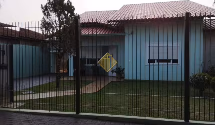 ** CASA COM 01 SUÍTE E 02 QUARTOS, PISCINA, SOBRA DE TERRENO, ÓTIMA LOCALIZAÇÃO - MARECHAL CÂNDIDO RONDON **
