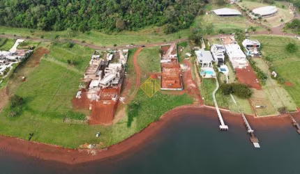 Terreno no condomínio Marinas Doce Vida II - Beira água - Face norte