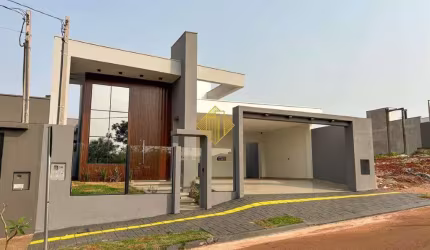 **CASA COM 3 SUÍTES, GARAGEM PARA 4 CARROS E PISCINA PRÓXIMA AO LAGO NOVO - NA VILA INDUSTRIAL - TOLEDO/PR**