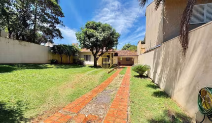 Vende-se terreno no Bairro Country
