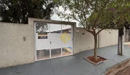Casa à venda, 3 vagas, Vila Pioneiro - Toledo/PR