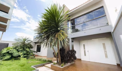 **Sobrado com piscina à venda, 1 suíte e 2 quartos, 2 vagas, Jardim Porto Alegre - Toledo/PR