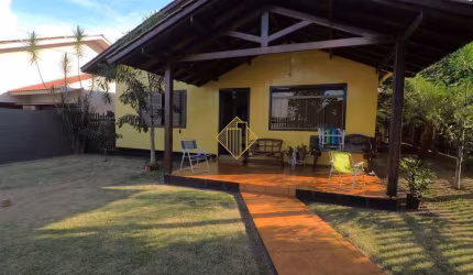 Casa de esquina no Centro Marechal Candido Rondon, próximo a prefeitura, colégio.