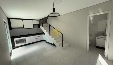 SOBRADO PARA LOCAÇÃO COM 2 QUARTOS NO CENTRO DE TOLEDO - PARANÁ
