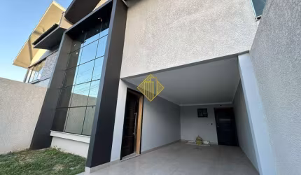 Sobrado com Suíte, mais 2 quartos no centro.