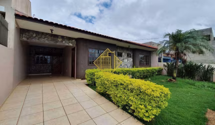 CASA COM SOBRA DE TERRENO A VENDA NO PACAEMBU