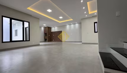 Sobrado à venda, 3 quartos, 1 suíte, 2 vagas, Jardim Gisela - Toledo/PR