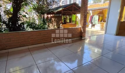 Casa com 3 quartos à venda na Rua Itajubá, Vila Alice, Santo André, 300 m2 por R$ 680.000