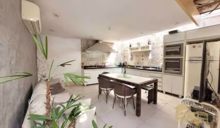 Casa com 3 dormitórios à venda, 113 m² por R$ 750.000,00 - Aviação - Praia Grande/SP