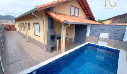 LINDA CASA COM PISCNA E AMPLO QUINTAL EM ITANHAÉM!