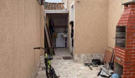 CASA INDIVIDUAL - SOBREPOSTA - 02 DORMITORIOS - 02 VAGAS DE GARAGEM - MIRIM/PRAIA GRANDE