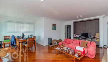 Apartamento à venda em Morumbi com 212 m², 4 quartos, 3 suítes, 4 vagas