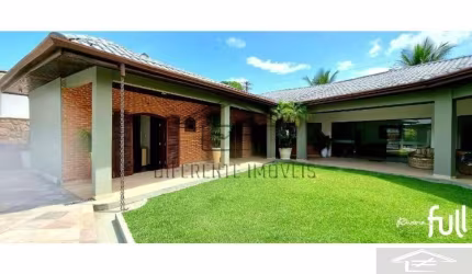 Casa na Alameda Guadalupe - Riviera de São Lourenço, Bertioga - SP