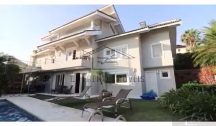 CASA EM CONDOMÍNIO - 600m² - 5 SUÍTES - 6 VAGAS - ATIBAIA