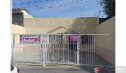 CASA COMERCIAL COM 8 SALAS E 4 VAGAS