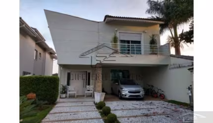 CASA EM CONDOMÍNIO COM 4 SUÍTES - 4 VAGAS - MOGI DAS CRUZES