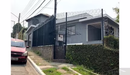 Casa a Venda com 3 Quartos na Cidade Líder,  São Paulo.