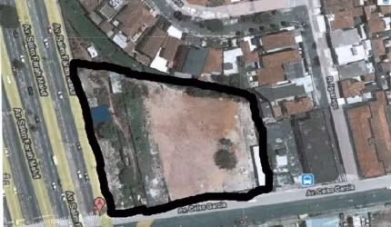 ÁREA COM 3.000 METROS NA AVENIDA CELSO GARCIA COM A SALIM FARAH MALUF