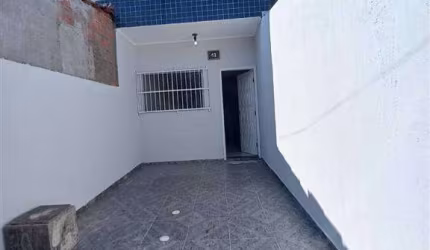 VENDO SOBRADO 02 DORMITÓRIOS COM QUINTAL, CHURRASQUEIRA E GARAGEM