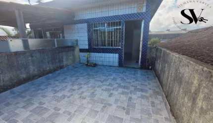 ALUGO CASA SOBREPOSTA NO QUIETUDE COM 02 QUARTOS, SACADA, EM FRENTE AO MERCADO JAN