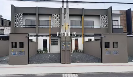 Sobrado Geminado com 81m², 2 suítes e 1 vaga.