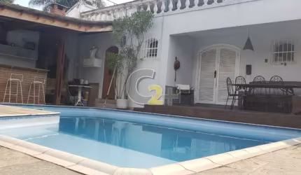 Casa a venda no Alto da Lapa  com 297m2, 3 quartos, 6vagas de garagem