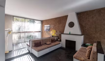 Sobrado em Alto de Pinheiros com 4 quartos  2 suites 5 Vagas - 343M²