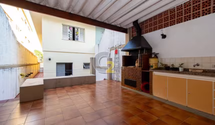 Casa à venda no Alto de Pinheiros com 4 quartos, sendo 2 suítes e 2 vagas