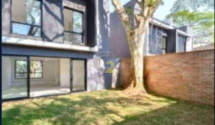 Casa padrão à venda Alto Pinheiros com 3 quartos, sendo 2 suítes e 3 vagas