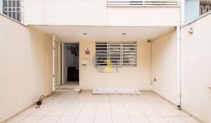 Casa á venda na Barra Funda com 3 quartos, sendo 1 suíte e 1 vaga