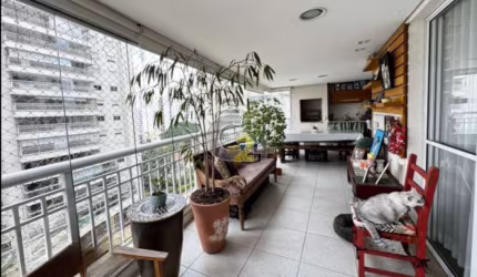 Apartamento a venda na Vila Romana com 4 quartos sendo, 3 suites e 3 vagas