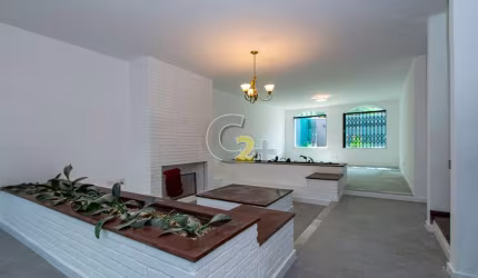 Casa à venda na Sumaré com 4 quartos, sendo 2 suítes e 4 vagas