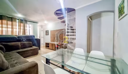 Casa Sobrado à venda na Lapa com 3 quartos, sendo 1 suíte e 1 vaga