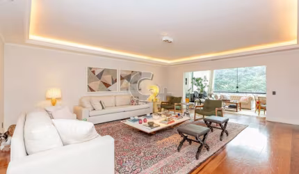 Apartamento à venda em Moema com 3 suítes e 4 vagas