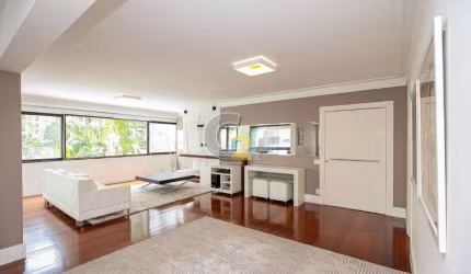 Apartamento à venda em Moema com 3 suites e 3 vagas