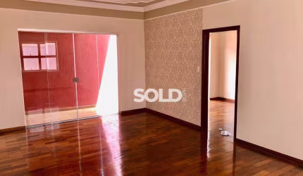 Casa com 3 dormitórios à venda, 230 m² por R$ 445.000,00 - Parque do Horto - Franca/SP