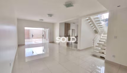 Casa/sobrado na região central,  3 suítes sendo 1 com closet e sacada, 350m² , à venda por R$ 980.000,00 - Vila Duque de Caxias - Franca/SP