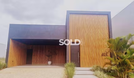 Casa térrea com 3 dormitórios à venda, 230 m² por R$ 2.500.000 - Condomínio Villa Di Capri - Franca/SP