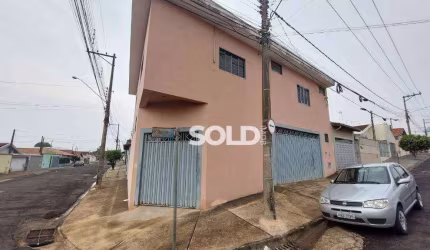 Casa sobrado na Vila Santos Dumont, com 2 dormitórios, 260.50m² de construção,  à venda por R$ 420.000,00 - Vila Santos Dumont - Franca/SP