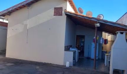 Casa com 3 dormitórios à venda, 80 m² por R$ 300.000,00 - Belo Horizonte - Cristais Paulista/SP