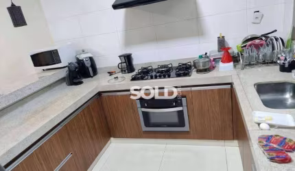 Linda casa com 3 dormitórios sendo 1 suíte, cozinha com armários,  92,86m² de área construída,   à venda por R$ 350.000,00 - Jardim Cambuí - Franca/SP