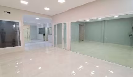 Linda casa com piscina, 2 dormitórios, 200m² de terreno,  à venda por R$ 525.000,00 - Jardim Luiza - Franca/SP