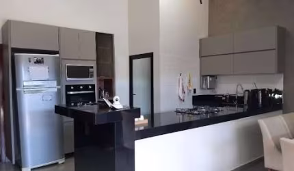 Linda casa com 3 dormitórios sendo 1 suíte com closet, 250m² de terreno,  à venda por R$ 750.000,00 - Jardim Botânico - Franca/SP