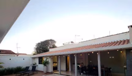 Casa com 4 dormitórios à venda, 160 m² por R$ 1.300.000,00 - Vila Industrial - Franca/SP