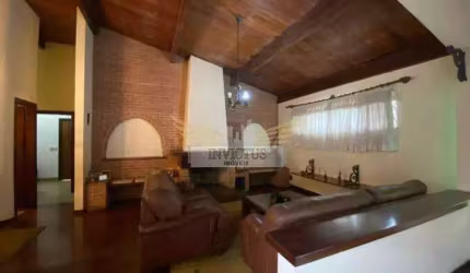 Casa Assobradada com 5 Quartos para Alugar, 368m² - Vila Pires, Santo André.