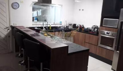 Sobrado com 3 Suítes à Venda, 198m² - Vila Alice, Santo André/SP.