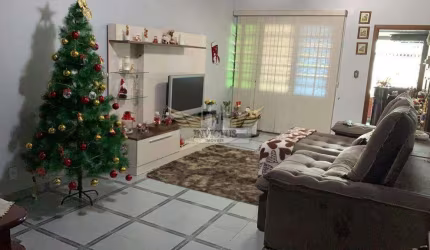 Sobrado com 3 Quartos para Comprar, 250m² - Paraíso, Santo André/SP.