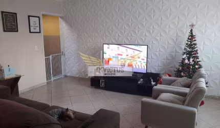 Sobrado com 4 Suítes para Comprar, 262m² - Jardim Santo Antônio, Santo André/SP.